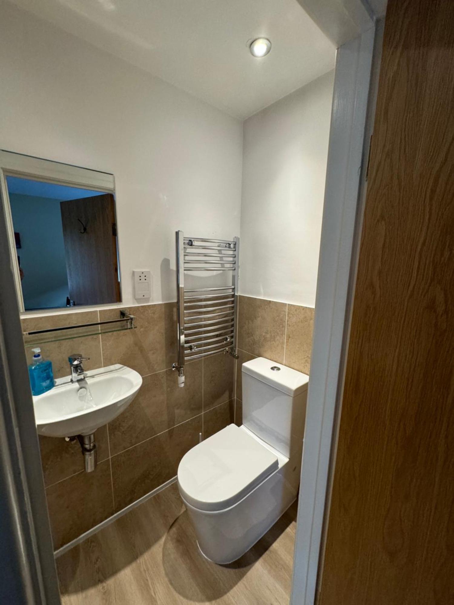 Studio-1-Staines/Heathrow/London-Own Entrance Esterno foto